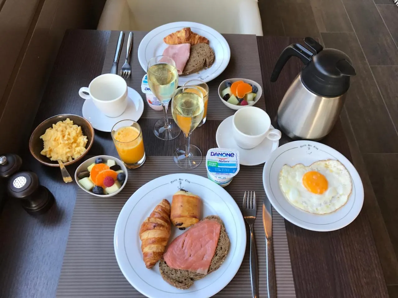 Hotel Kristoffel - Ontbijt Inbegrepen Middelkerke 3*,  Belçika