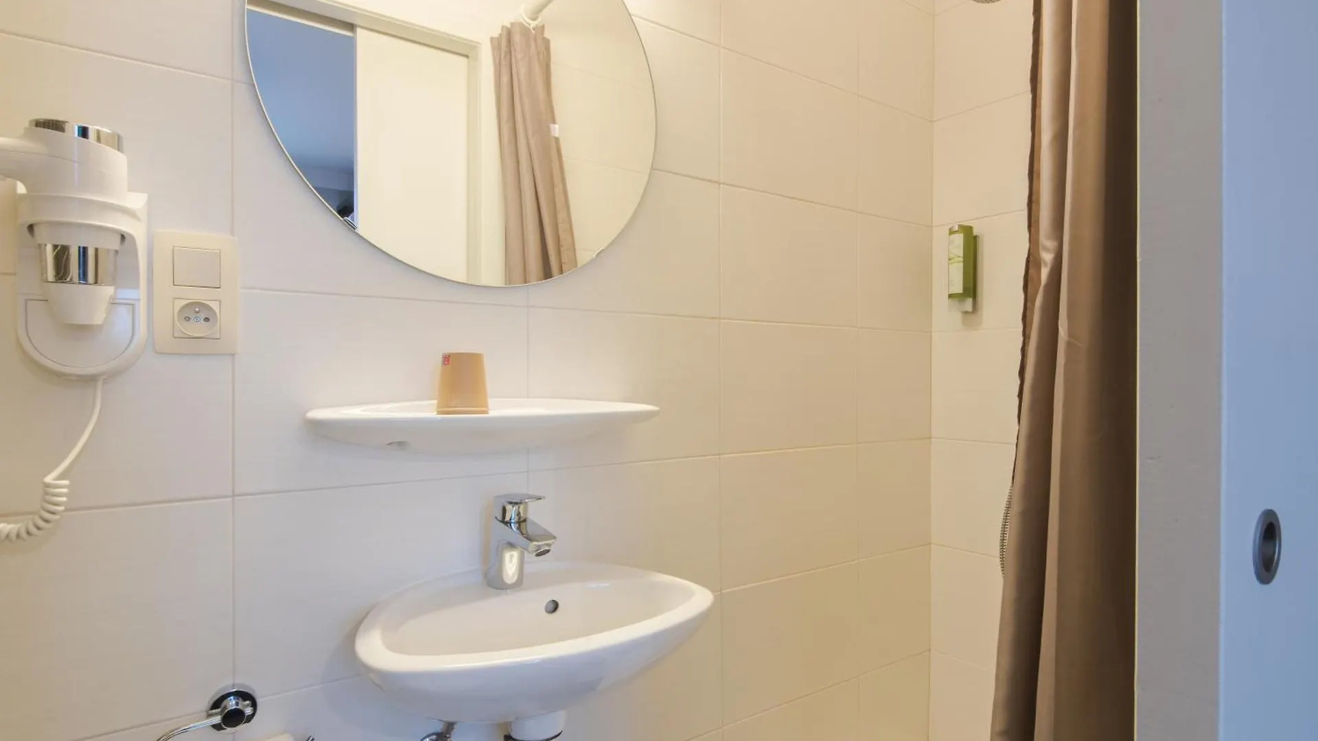 Hotel Kristoffel - Ontbijt Inbegrepen Middelkerke