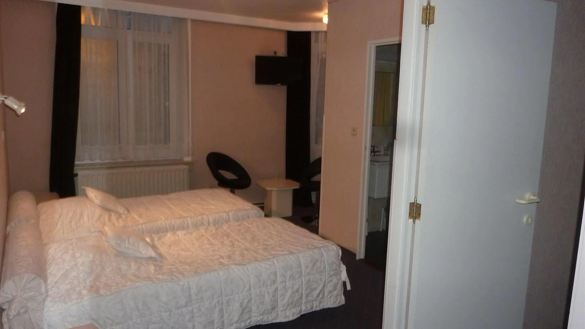 Hotel Kristoffel - Ontbijt Inbegrepen Middelkerke Belgium